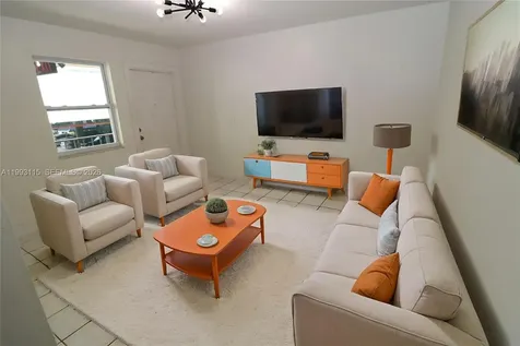 951 SW 7th Street Miami FL 33130