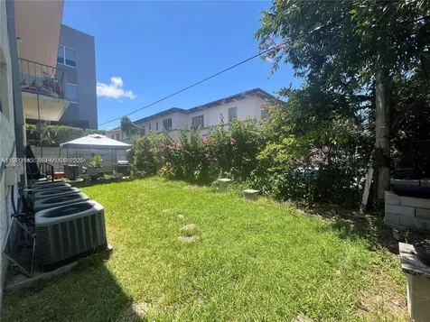 951 SW 7th Street Miami FL 33130
