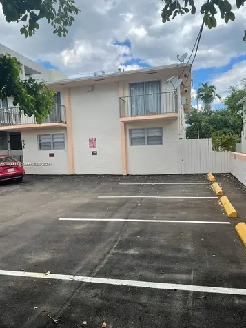 951 SW 7th Street Miami FL 33130