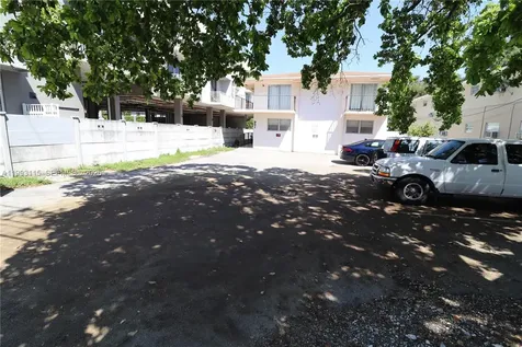 951 SW 7th Street Miami FL 33130