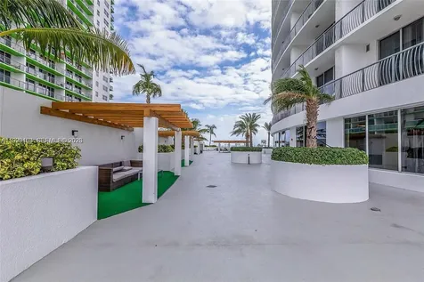1750 N Bayshore Drive Miami FL 33132