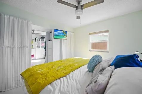 350 NE 59th Street Oakland Park FL 33334