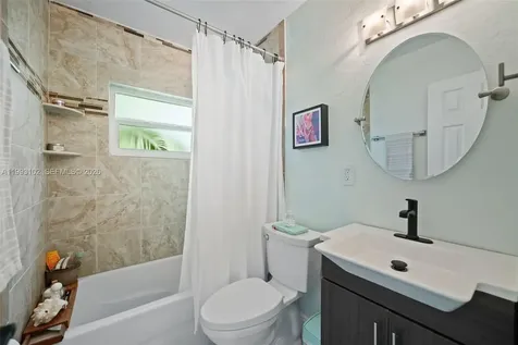 350 NE 59th Street Oakland Park FL 33334