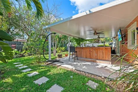 350 NE 59th Street Oakland Park FL 33334