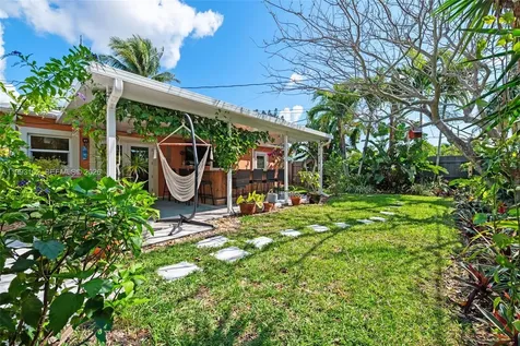 350 NE 59th Street Oakland Park FL 33334
