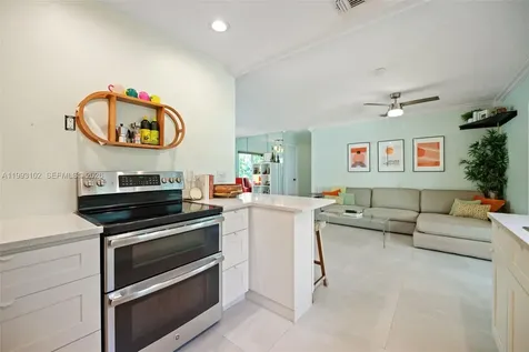 350 NE 59th Street Oakland Park FL 33334