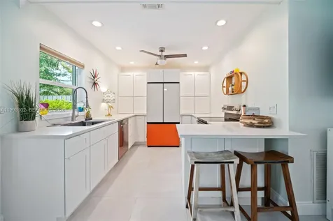 350 NE 59th Street Oakland Park FL 33334