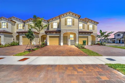 2425 SE 28th Drive Homestead FL 33035