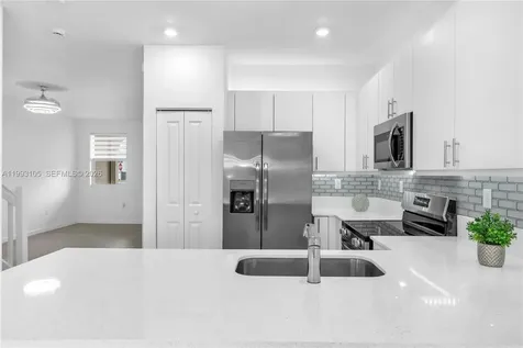 2425 SE 28th Drive Homestead FL 33035