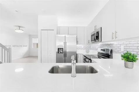 2425 SE 28th Drive Homestead FL 33035