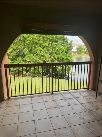 10233 NW 9th St Circle Miami FL 33172