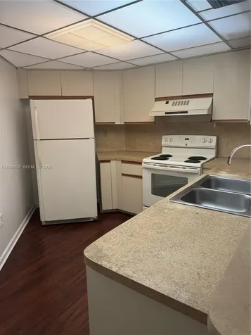 10233 NW 9th St Circle Miami FL 33172