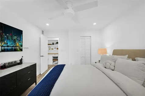 8609 SW 68th Court Pinecrest FL 33156