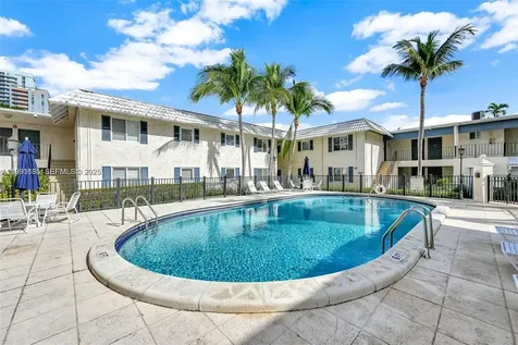 8609 SW 68th Court Pinecrest FL 33156
