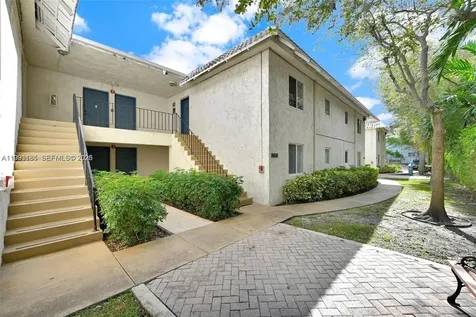 8609 SW 68th Court Pinecrest FL 33156