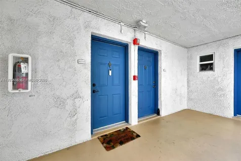 8609 SW 68th Court Pinecrest FL 33156