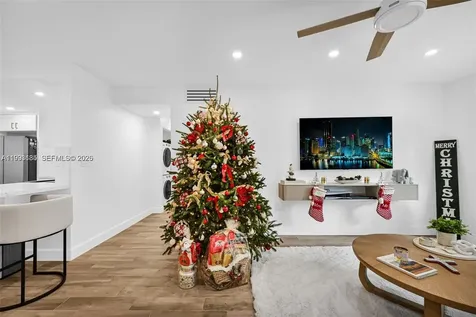 8609 SW 68th Court Pinecrest FL 33156
