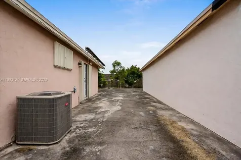 19301 SW 123rd Avenue Miami FL 33177