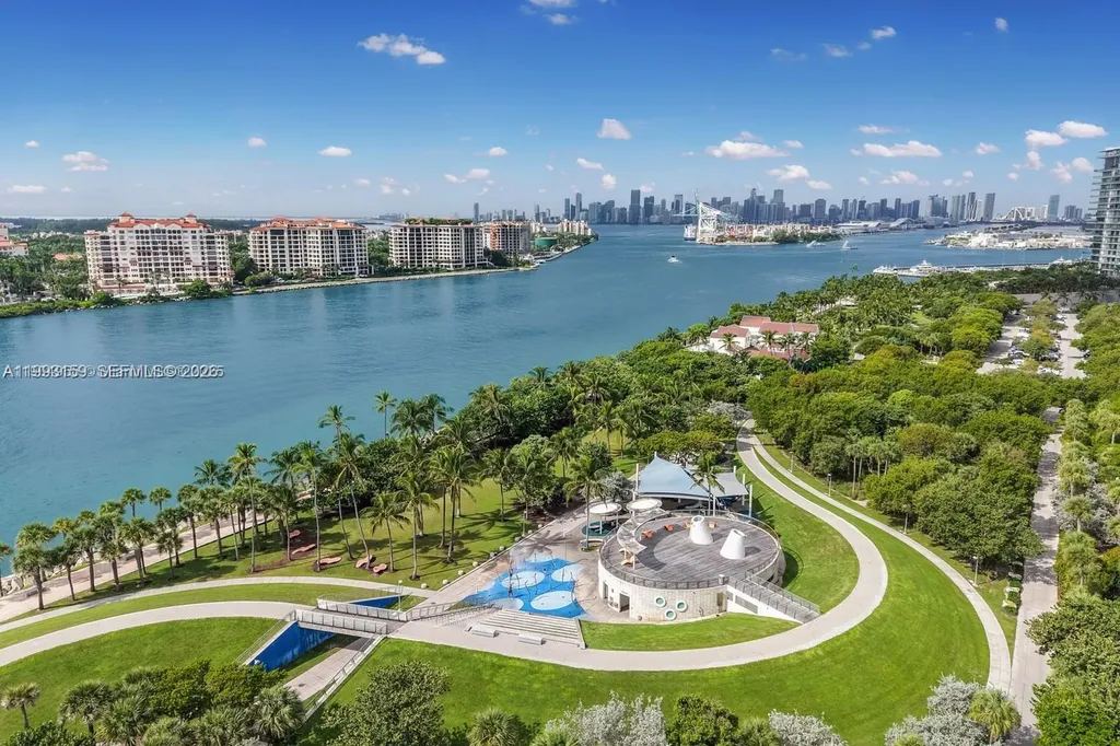 300 S Pointe Drive Miami Beach FL 33139