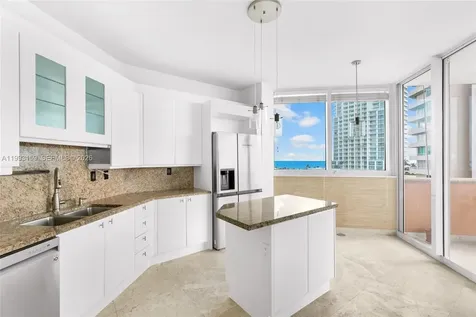 300 S Pointe Drive Miami Beach FL 33139