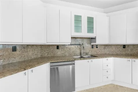 300 S Pointe Drive Miami Beach FL 33139