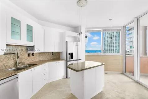 300 S Pointe Drive Miami Beach FL 33139