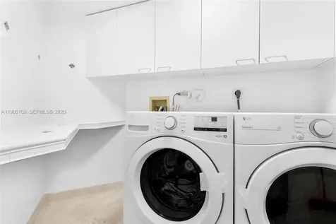 300 S Pointe Drive Miami Beach FL 33139