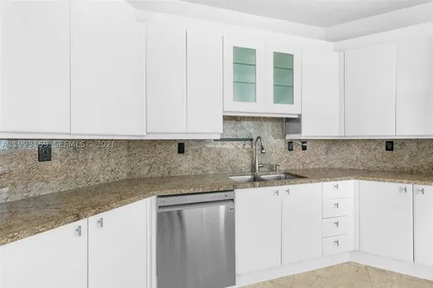 300 S Pointe Drive Miami Beach FL 33139