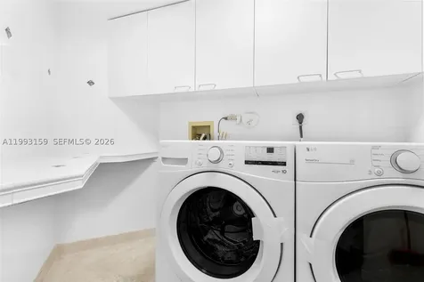 300 S Pointe Drive Miami Beach FL 33139