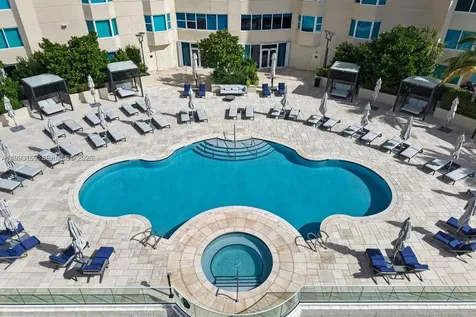 300 S Pointe Drive Miami Beach FL 33139