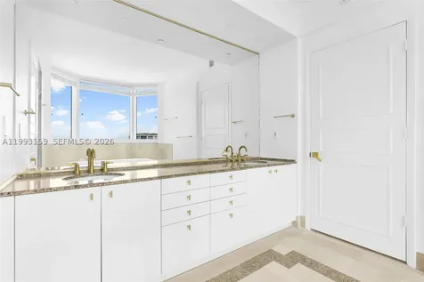 300 S Pointe Drive Miami Beach FL 33139