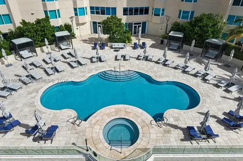 300 S Pointe Drive Miami Beach FL 33139