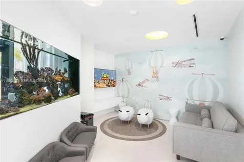 300 S Pointe Drive Miami Beach FL 33139