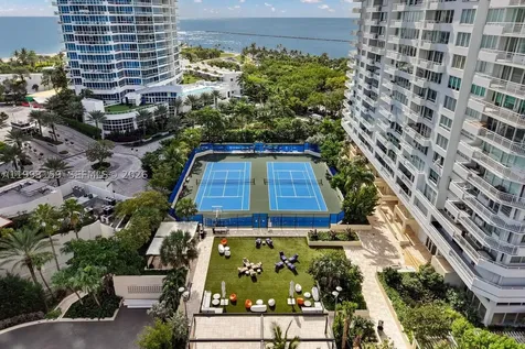 300 S Pointe Drive Miami Beach FL 33139