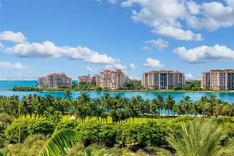 300 S Pointe Drive Miami Beach FL 33139