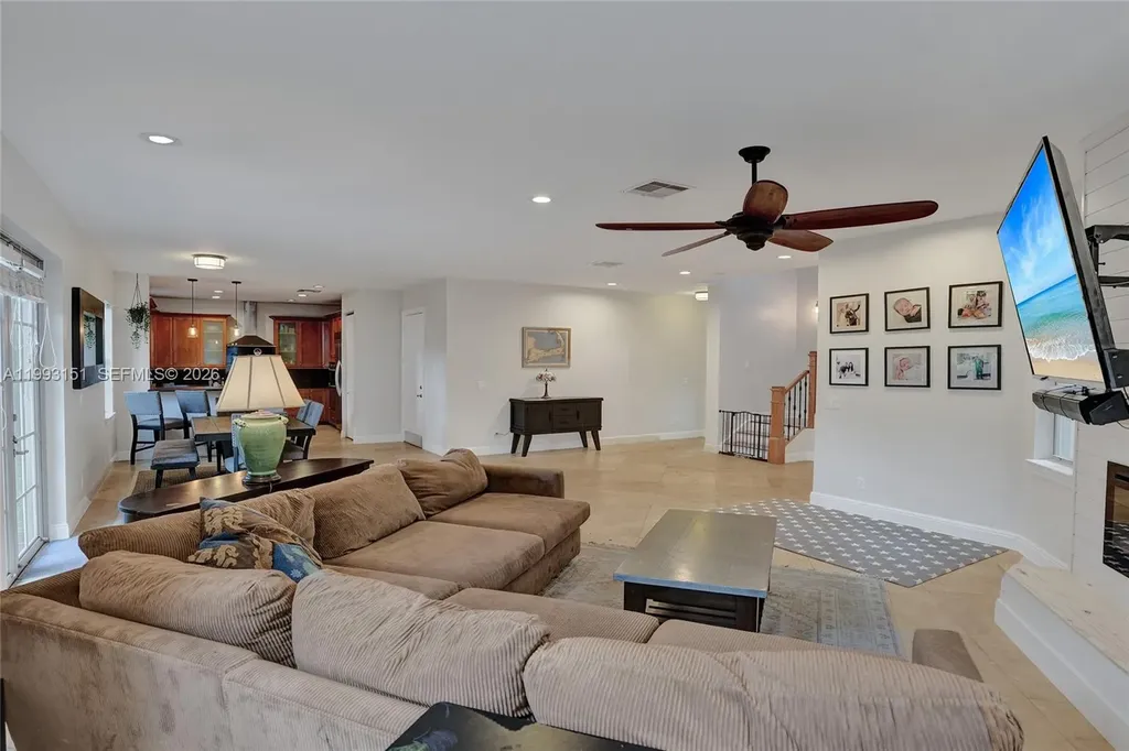 822 SW 10th Street Fort Lauderdale FL 33315