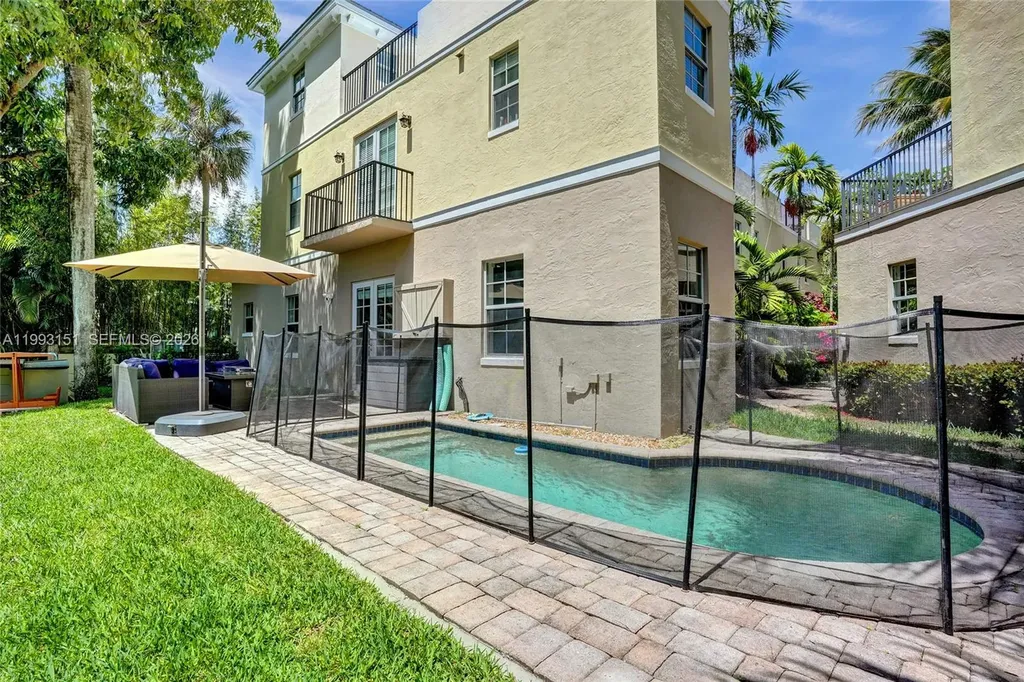 822 SW 10th Street Fort Lauderdale FL 33315