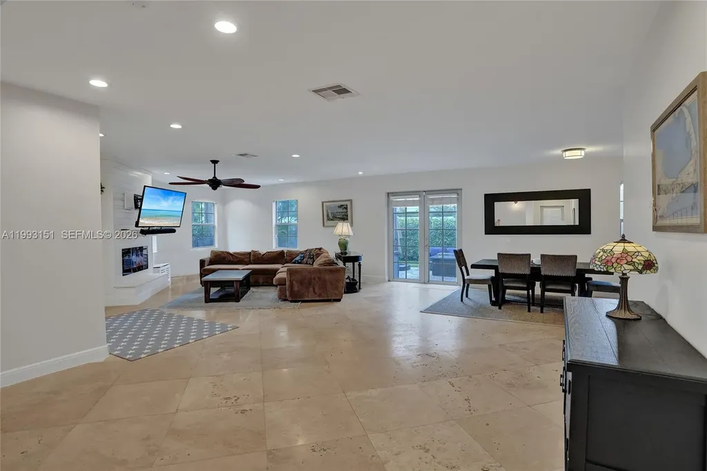 822 SW 10th Street Fort Lauderdale FL 33315