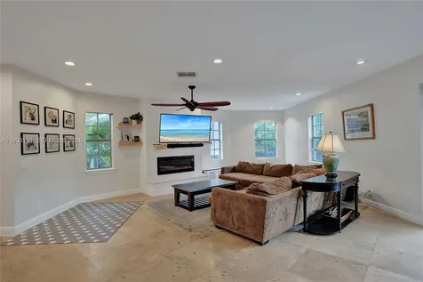 822 SW 10th Street Fort Lauderdale FL 33315