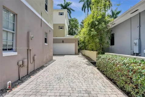 822 SW 10th Street Fort Lauderdale FL 33315