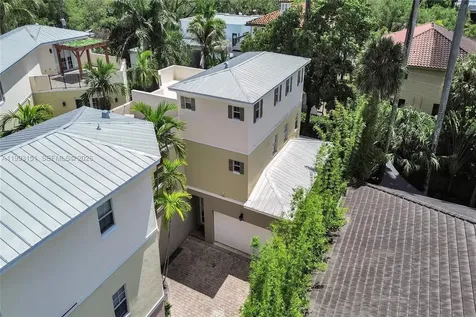 822 SW 10th Street Fort Lauderdale FL 33315
