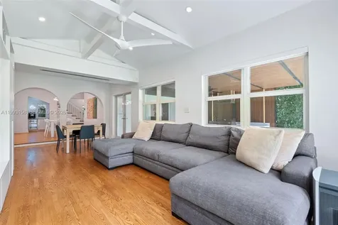 634 W 47th Street Miami Beach FL 33140