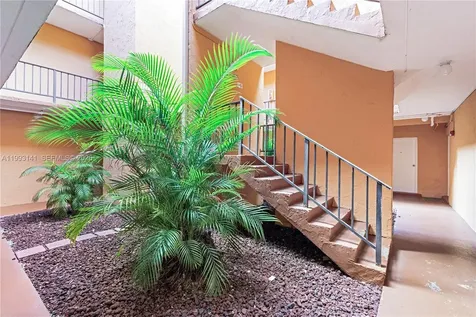 9423 SW 76th Street Miami FL 33173