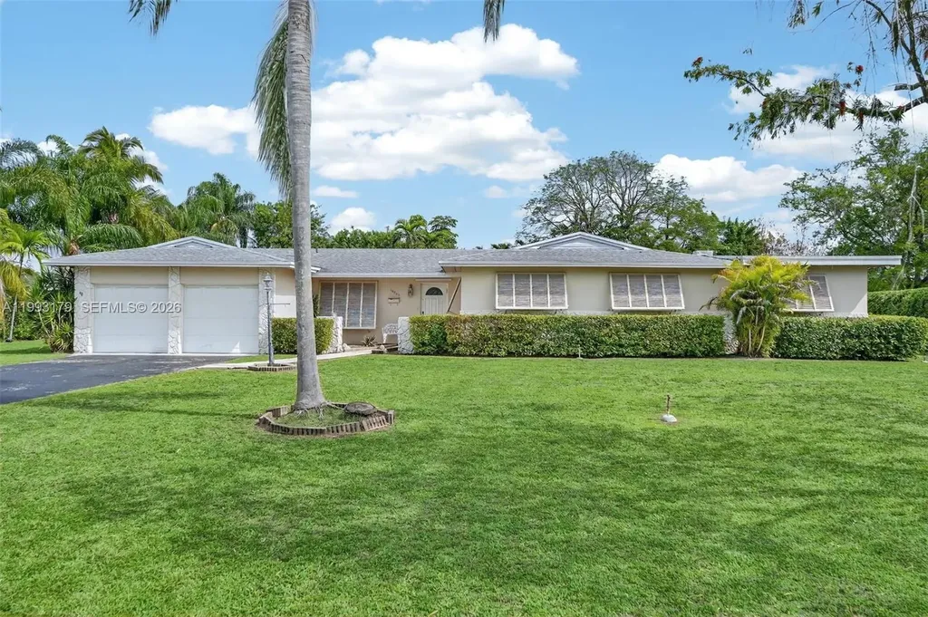 10753 SW 118th Street Miami FL 33176