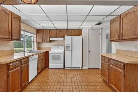 10753 SW 118th Street Miami FL 33176
