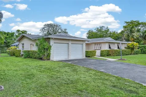 10753 SW 118th Street Miami FL 33176