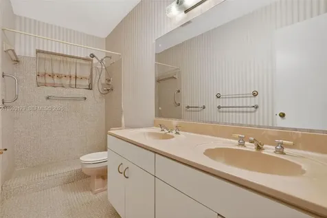 10753 SW 118th Street Miami FL 33176