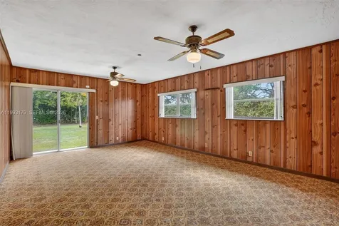 10753 SW 118th Street Miami FL 33176