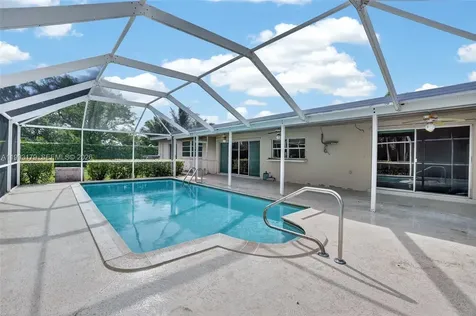 10753 SW 118th Street Miami FL 33176