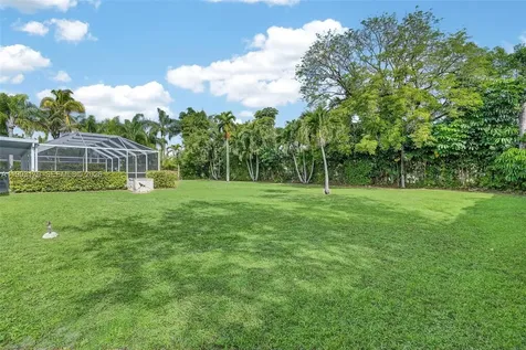 10753 SW 118th Street Miami FL 33176